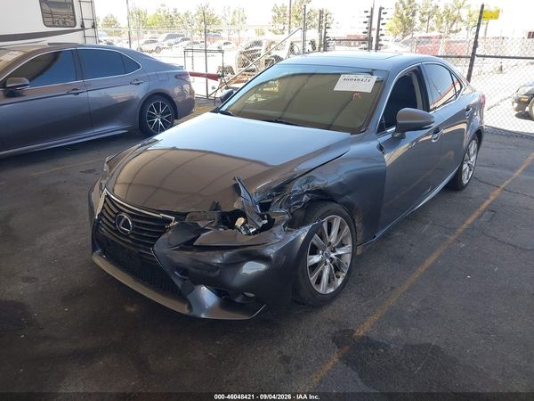 2016 LEXUS IS 200T