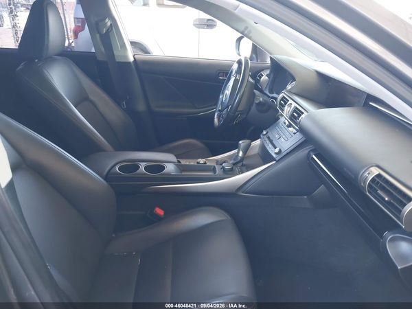 2016 LEXUS IS 200T