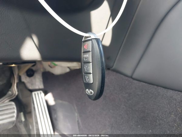2016 INFINITI Q70 3.7 — I11
