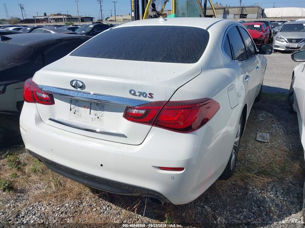 2016 INFINITI Q70 3.7 — I119