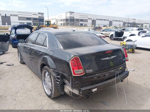 2014 CHRYSLER 300 — I3