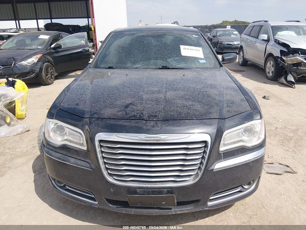2014 CHRYSLER 300 — I115