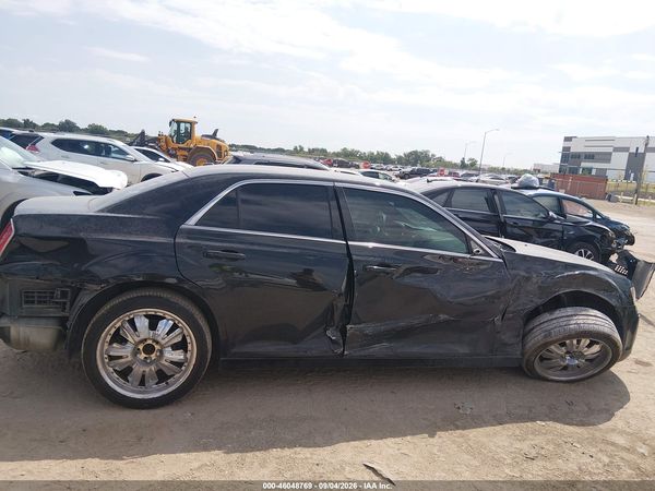 2014 CHRYSLER 300 — I116