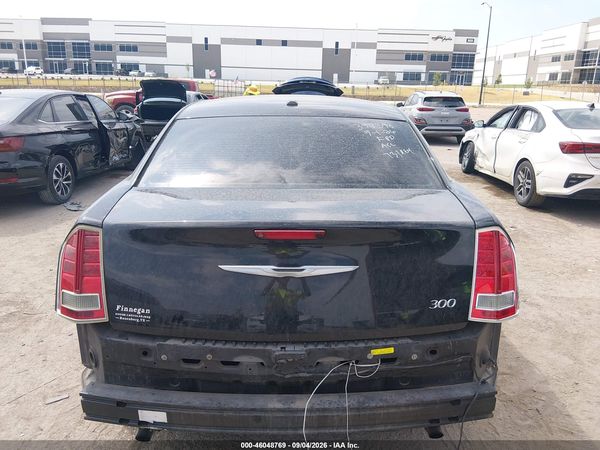 2014 CHRYSLER 300 — I119