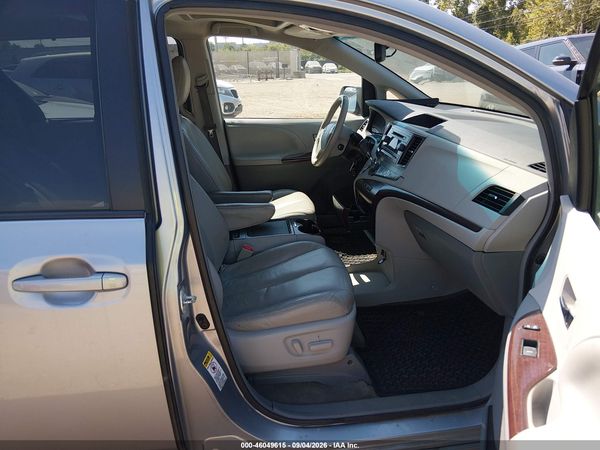 2012 TOYOTA SIENNA XLE V6 8 PASSENGER — I5