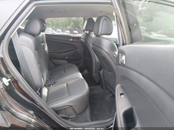 2017 HYUNDAI TUCSON LIMITED — I8