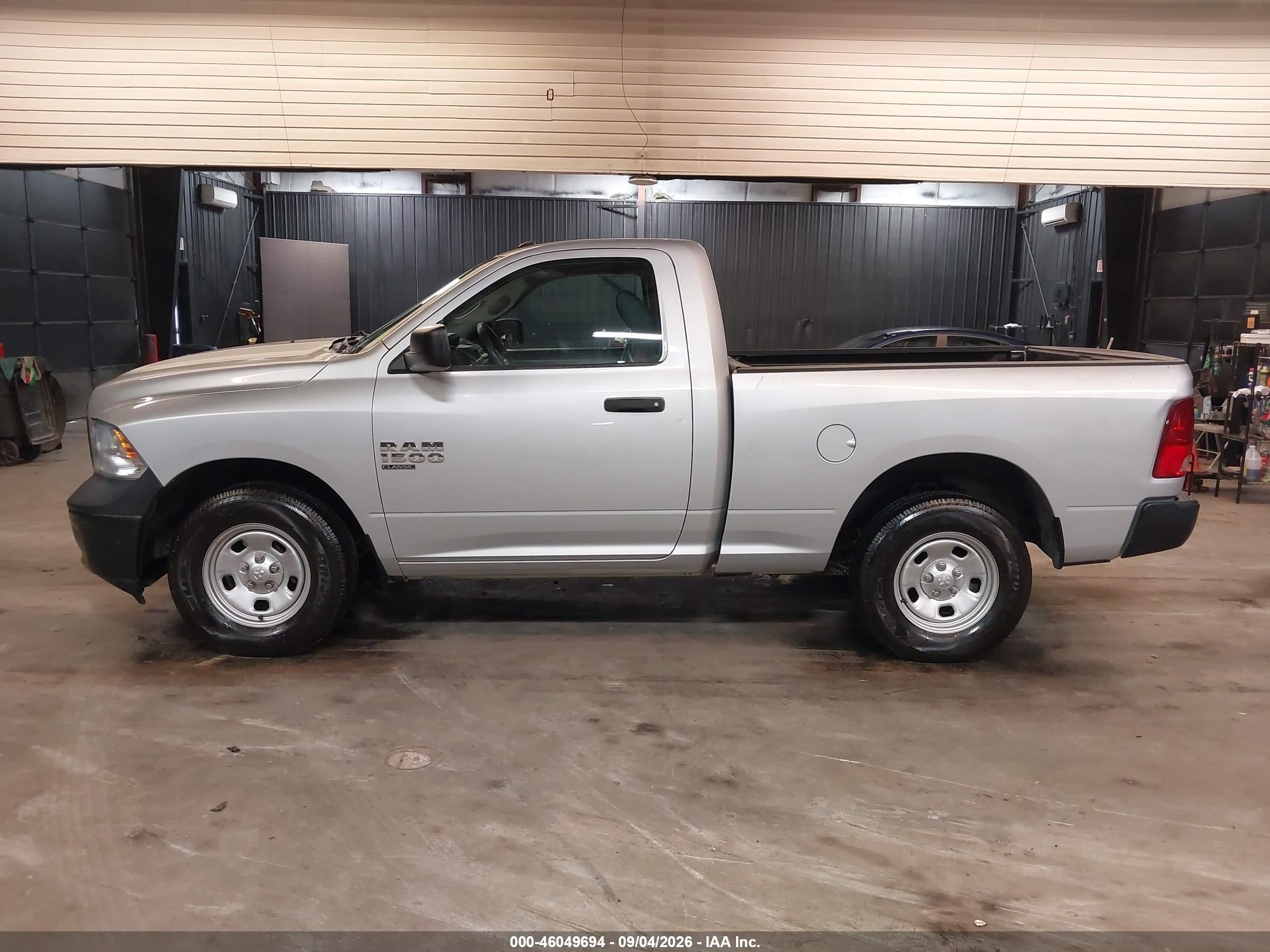 2019 RAM 1500 CLASSIC TRADESMAN  4X4 6'4 BOX