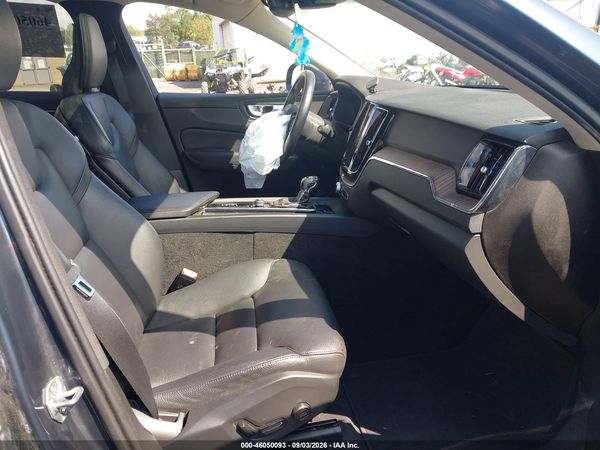 2021 VOLVO XC60 T5 MOMENTUM