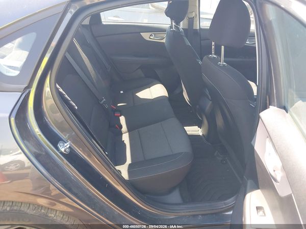 2024 KIA FORTE LXS — I8