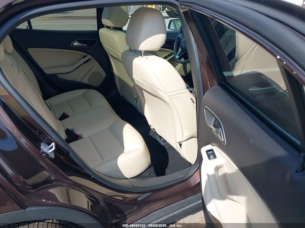 2015 MERCEDES-BENZ GLA 250 4MATIC — I8
