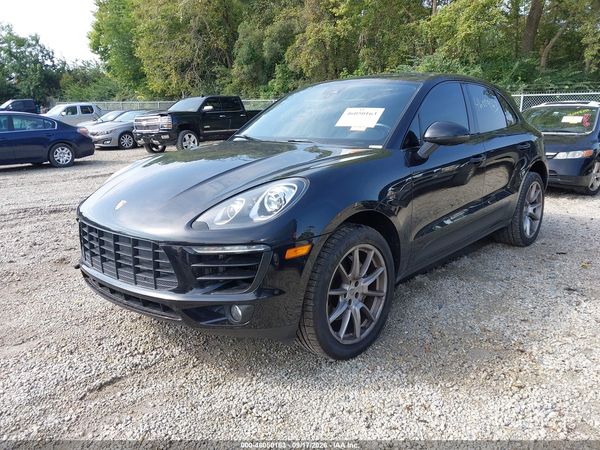 2017 PORSCHE MACAN — I2