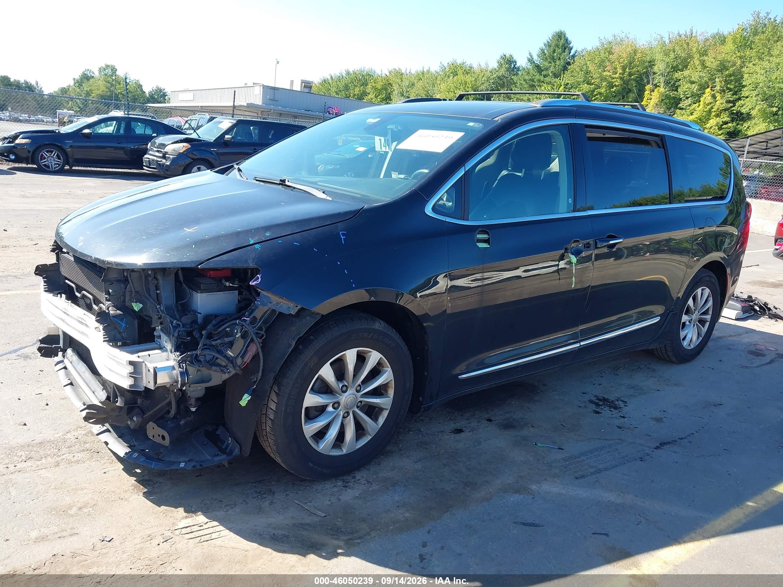 2018 CHRYSLER PACIFICA TOURING L — I2
