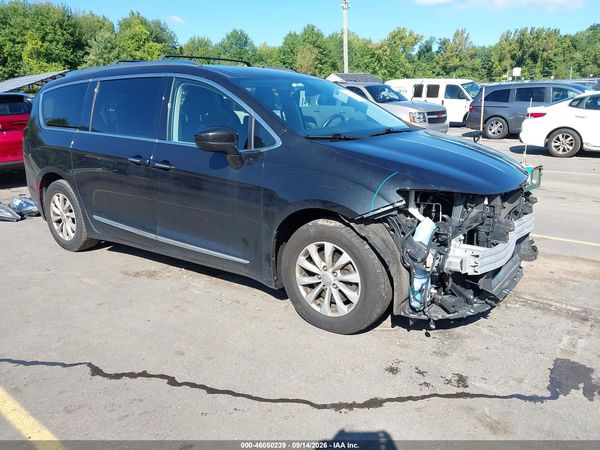 2018 CHRYSLER PACIFICA TOURING L — I1