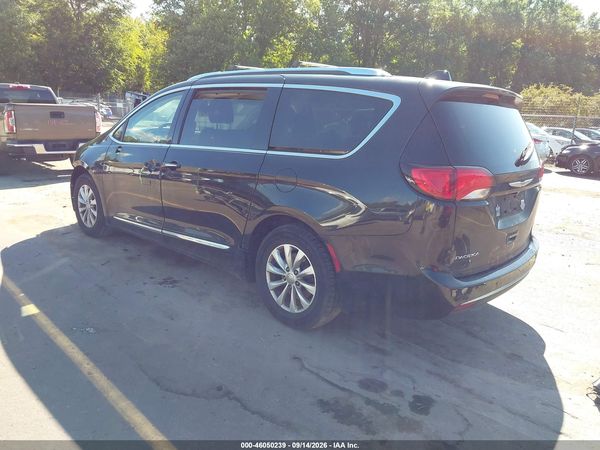 2018 CHRYSLER PACIFICA TOURING L — I3