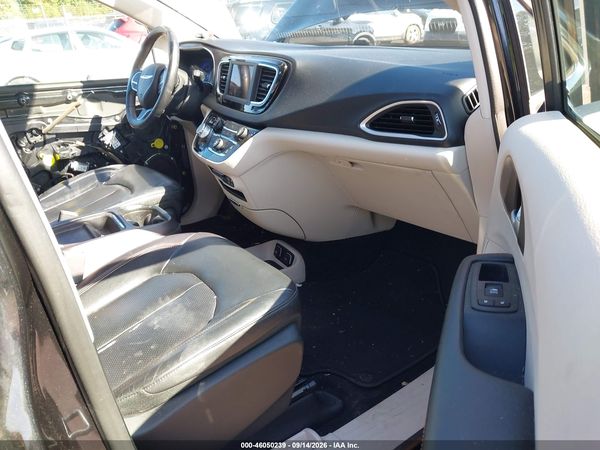 2018 CHRYSLER PACIFICA TOURING L — I5