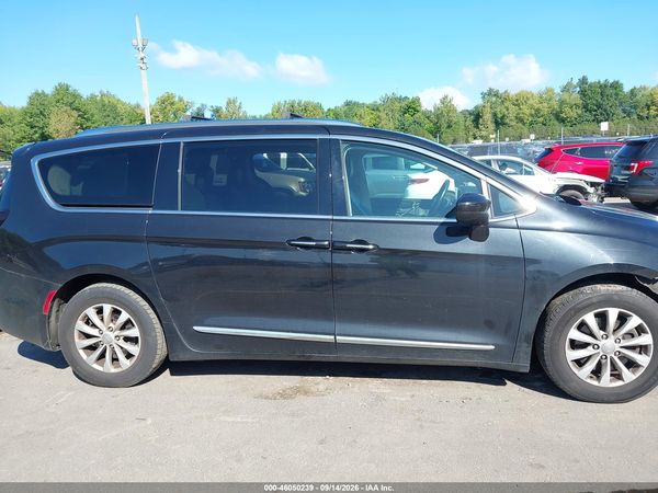 2018 CHRYSLER PACIFICA TOURING L — I116