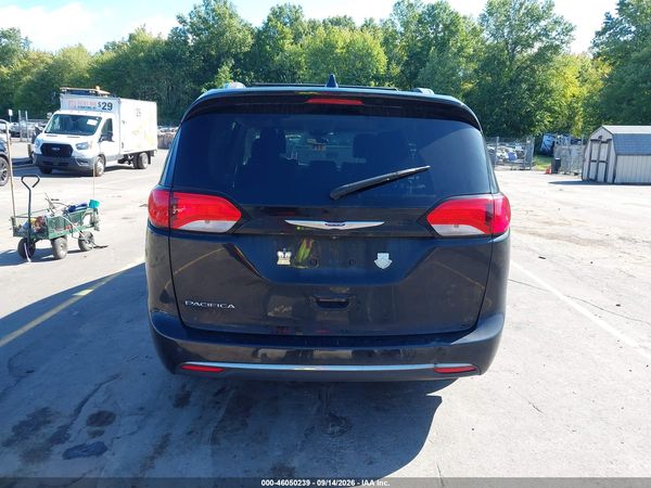 2018 CHRYSLER PACIFICA TOURING L — I119
