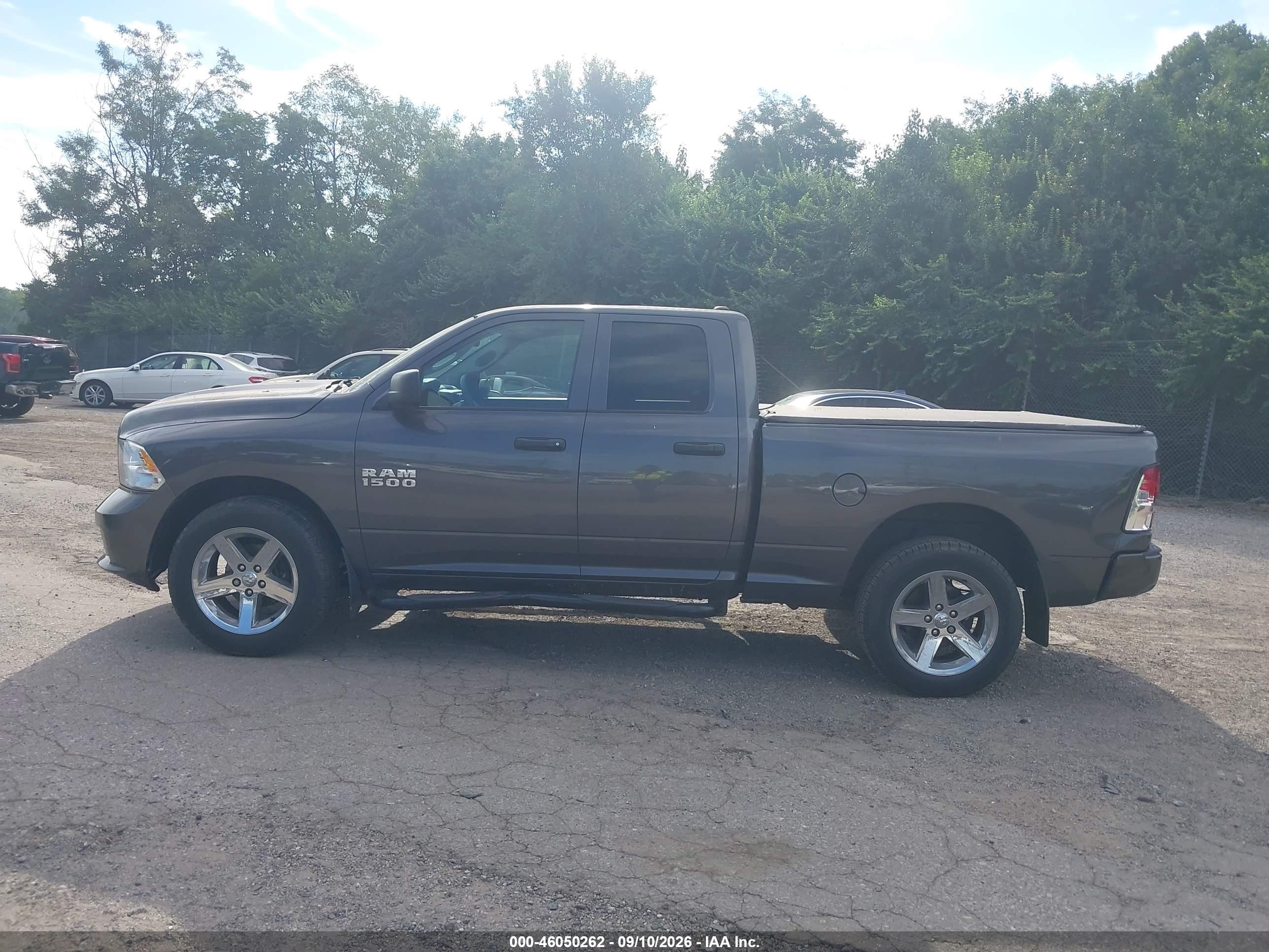 2018 RAM 1500 EXPRESS  4X4 6'4 BOX