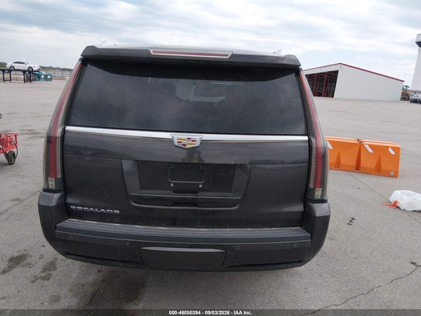 2016 CADILLAC ESCALADE PREMIUM COLLECTION — I118