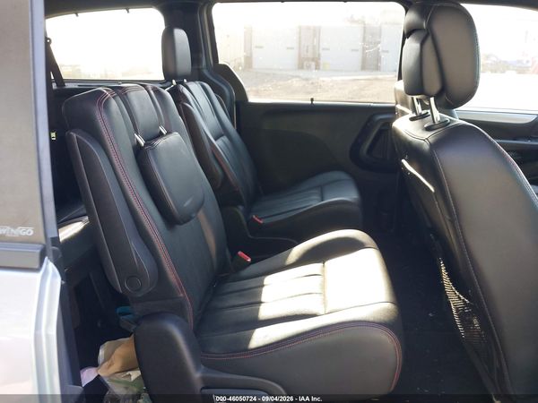 2017 DODGE GRAND CARAVAN GT — I8