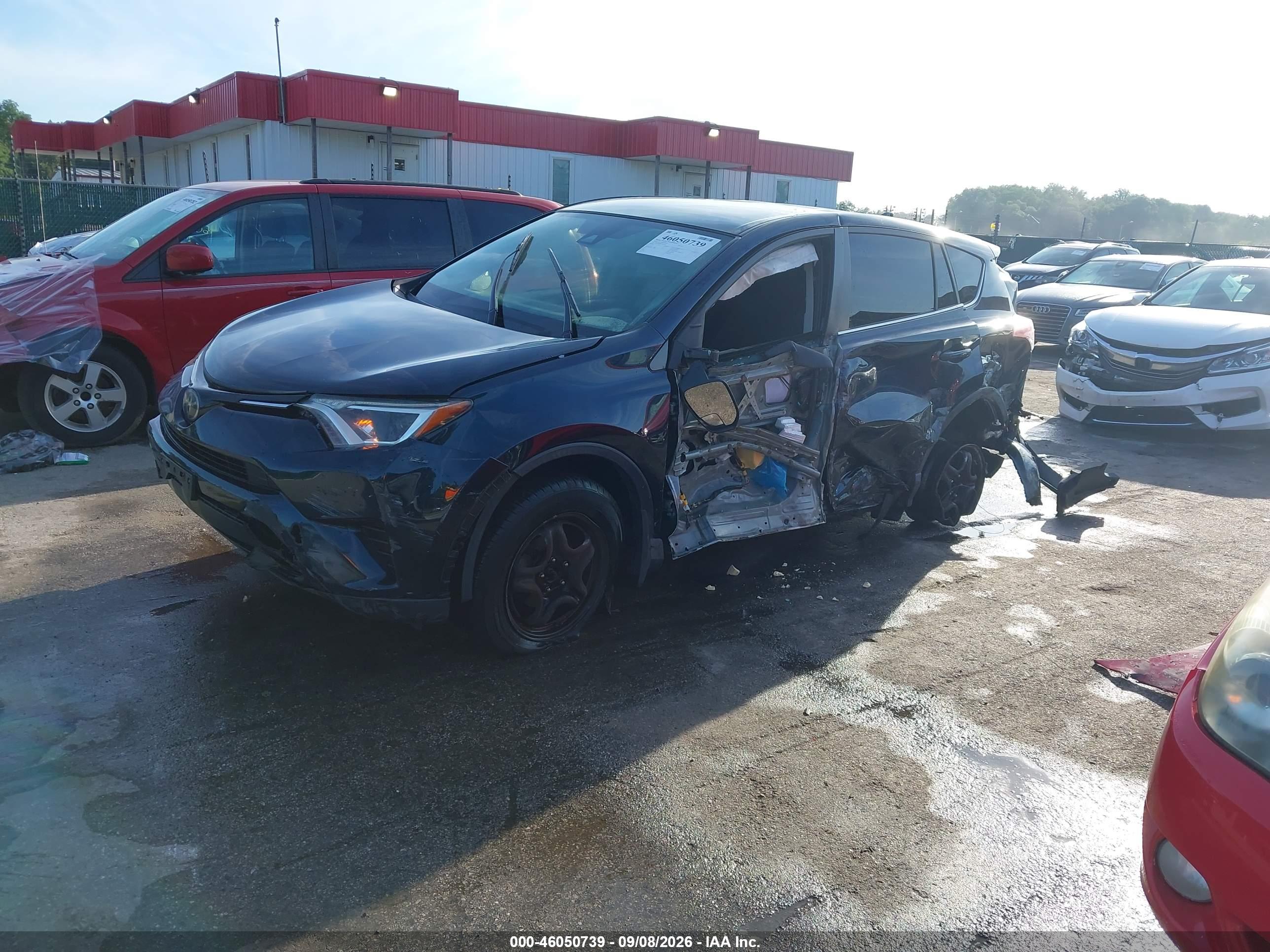 2018 TOYOTA RAV4 LE — I2