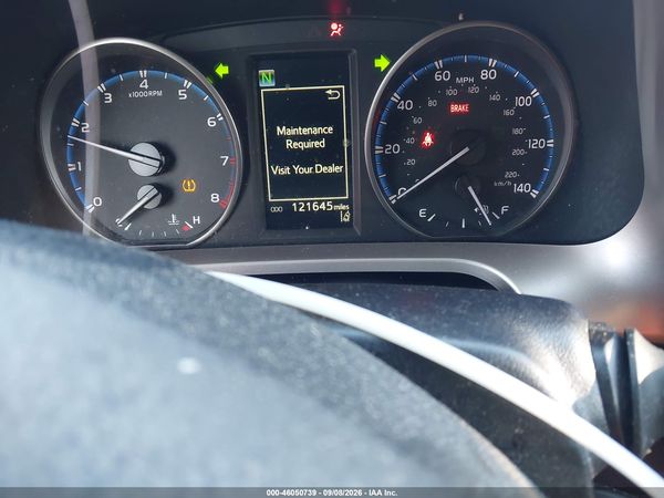 2018 TOYOTA RAV4 LE — I7