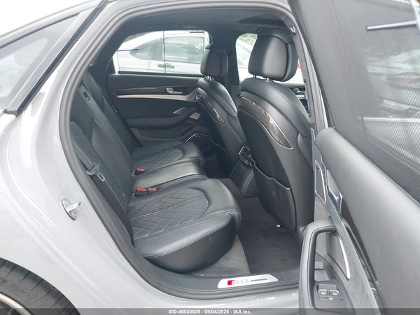 2015 AUDI S8 4.0T — I8