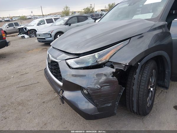 2022 TOYOTA HIGHLANDER XLE — I6