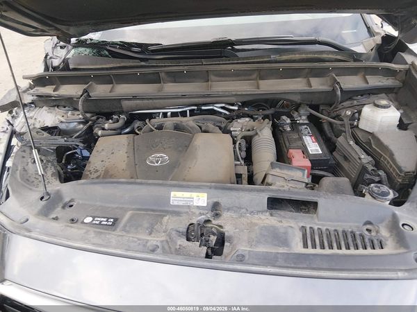 2022 TOYOTA HIGHLANDER XLE — I10