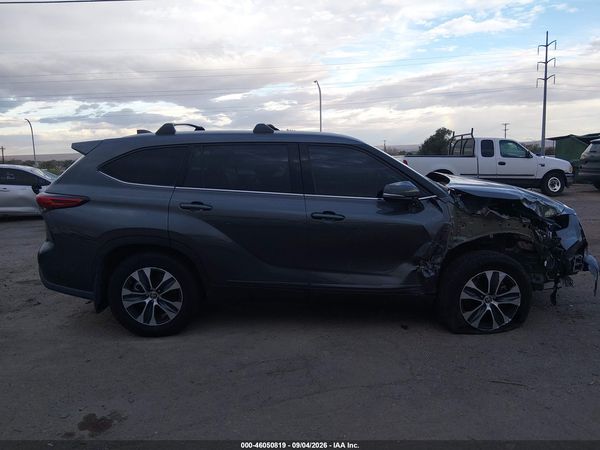 2022 TOYOTA HIGHLANDER XLE — I116