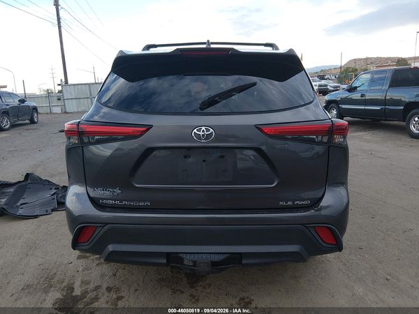 2022 TOYOTA HIGHLANDER XLE — I119