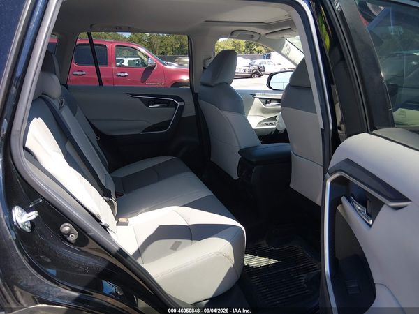 2021 TOYOTA RAV4 XLE PREMIUM — I8