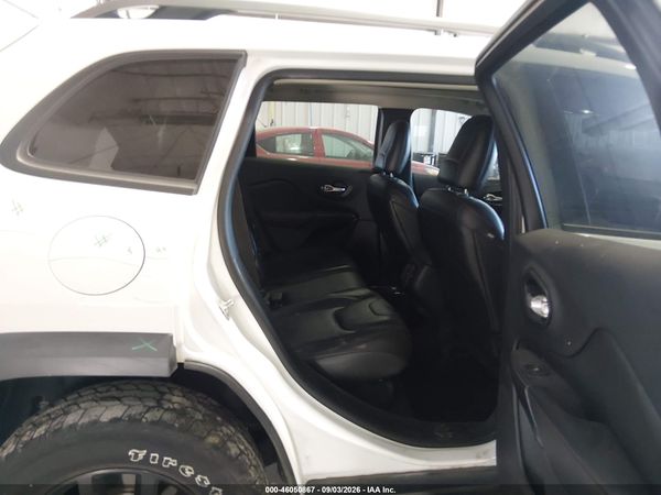 2016 JEEP CHEROKEE TRAILHAWK — I8