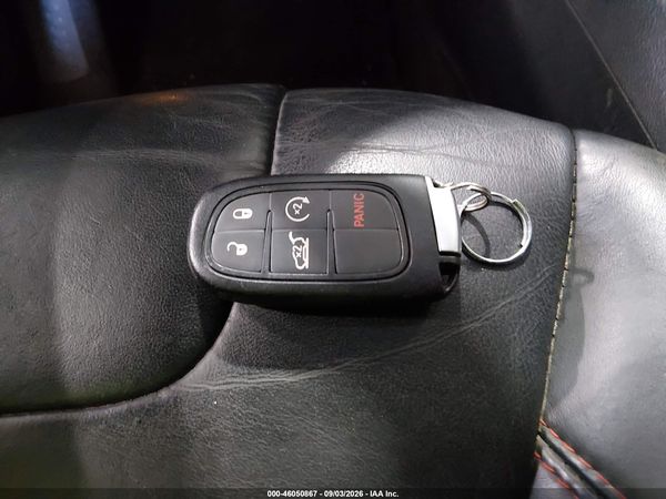 2016 JEEP CHEROKEE TRAILHAWK — I11