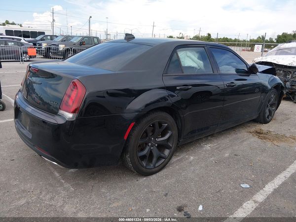 2022 CHRYSLER 300 TOURING — I4