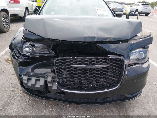 2022 CHRYSLER 300 TOURING — I6