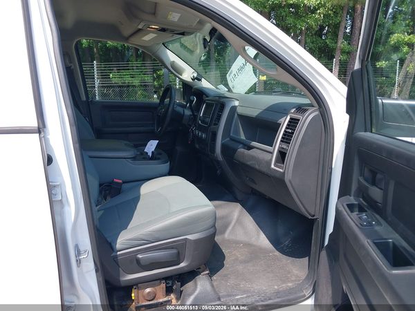 2017 RAM 3500 TRADESMAN  4X4 8' BOX — I5