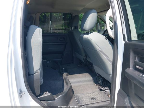 2017 RAM 3500 TRADESMAN  4X4 8' BOX — I8
