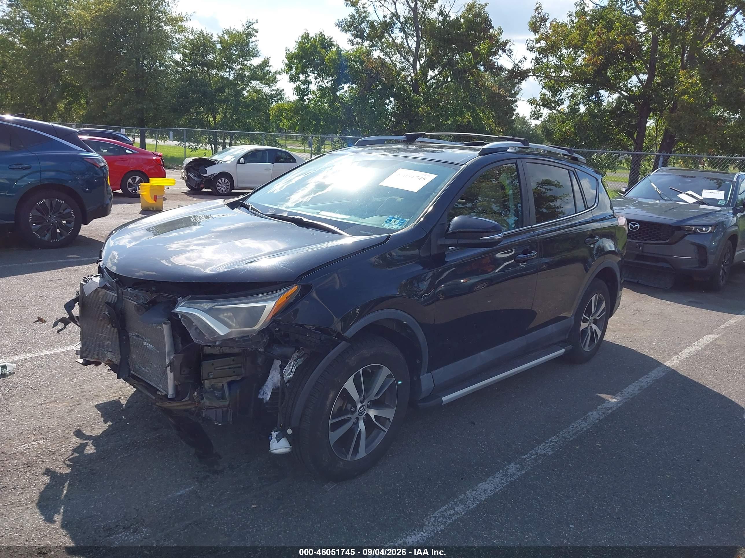 2016 TOYOTA RAV4 XLE — I2