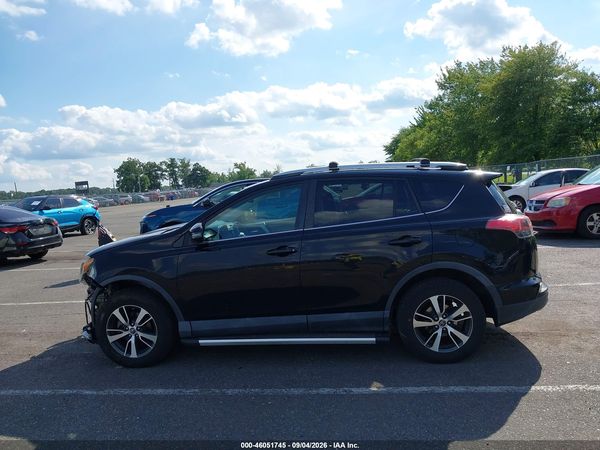 2016 TOYOTA RAV4 XLE — I117