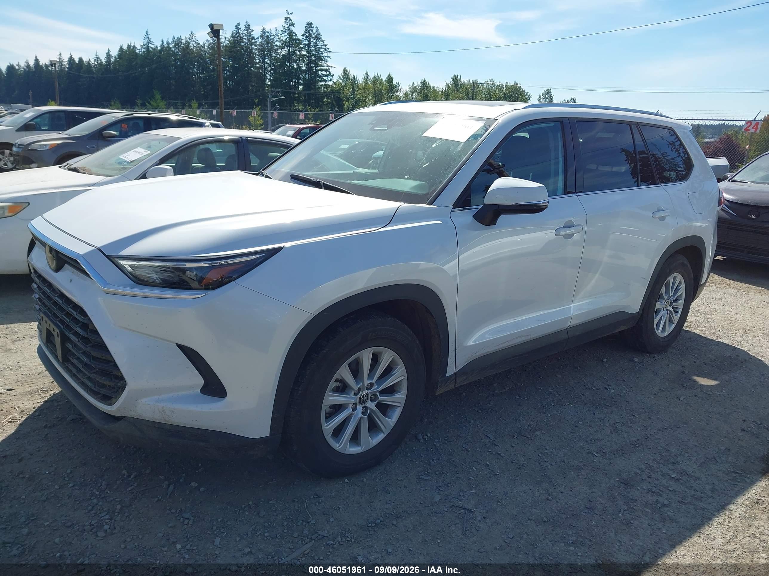 2025 TOYOTA GRAND HIGHLANDER XLE — I2