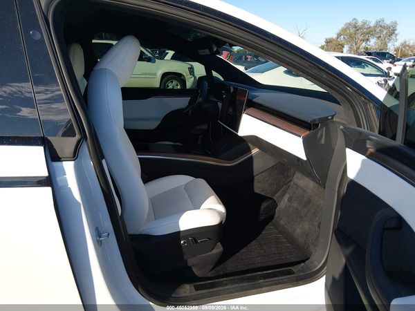 2022 TESLA MODEL X — I5