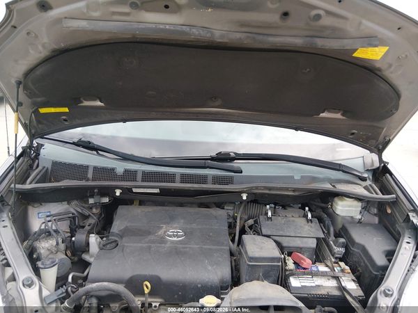 2014 TOYOTA SIENNA LE V6 8 PASSENGER — I10