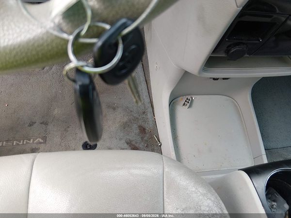 2014 TOYOTA SIENNA LE V6 8 PASSENGER — I11