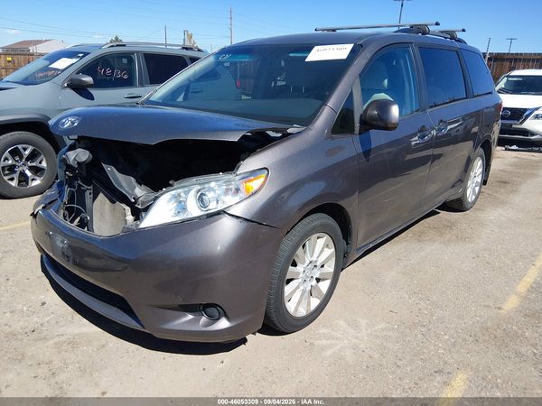 2015 TOYOTA SIENNA — I2