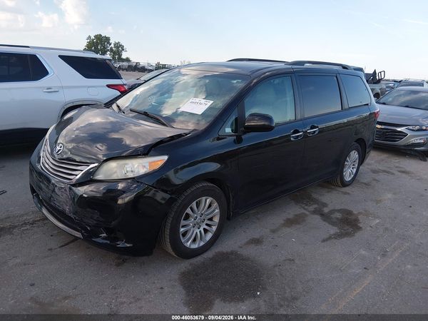 2017 TOYOTA SIENNA — I2