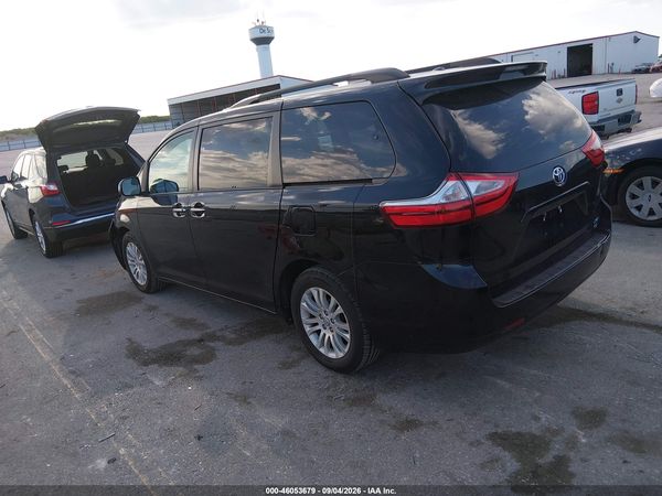 2017 TOYOTA SIENNA XLE 8 PASSENGER — I3
