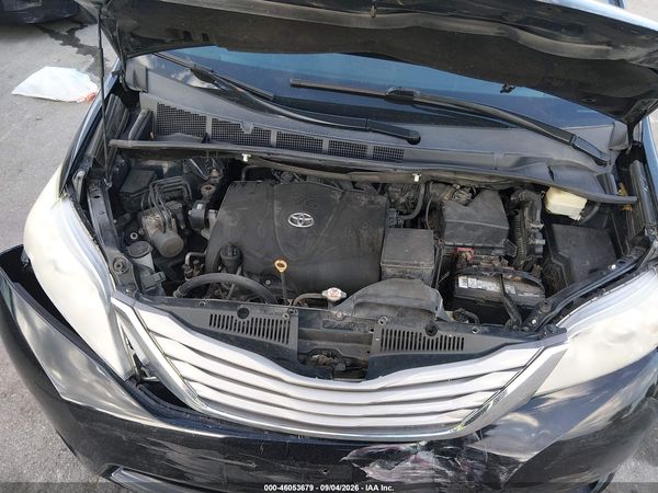 2017 TOYOTA SIENNA XLE 8 PASSENGER — I10