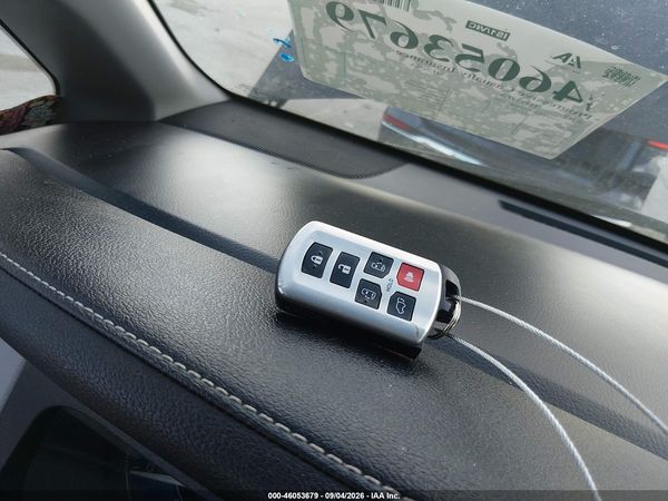 2017 TOYOTA SIENNA XLE 8 PASSENGER — I11