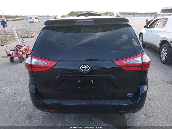 2017 TOYOTA SIENNA XLE 8 PASSENGER — I13